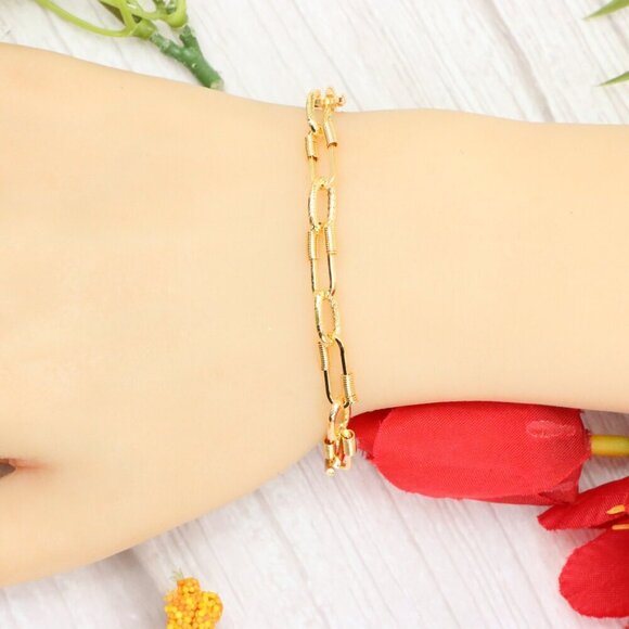 "Trendy Handmade Bracelet – A Thoughtful Gift for Girls & Women | UNVRC1590 - Picture 2 of 10